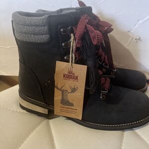Kodiak Women's Surrey II Waterproof Leather Ankle Fashion Boots Black Size 6 US